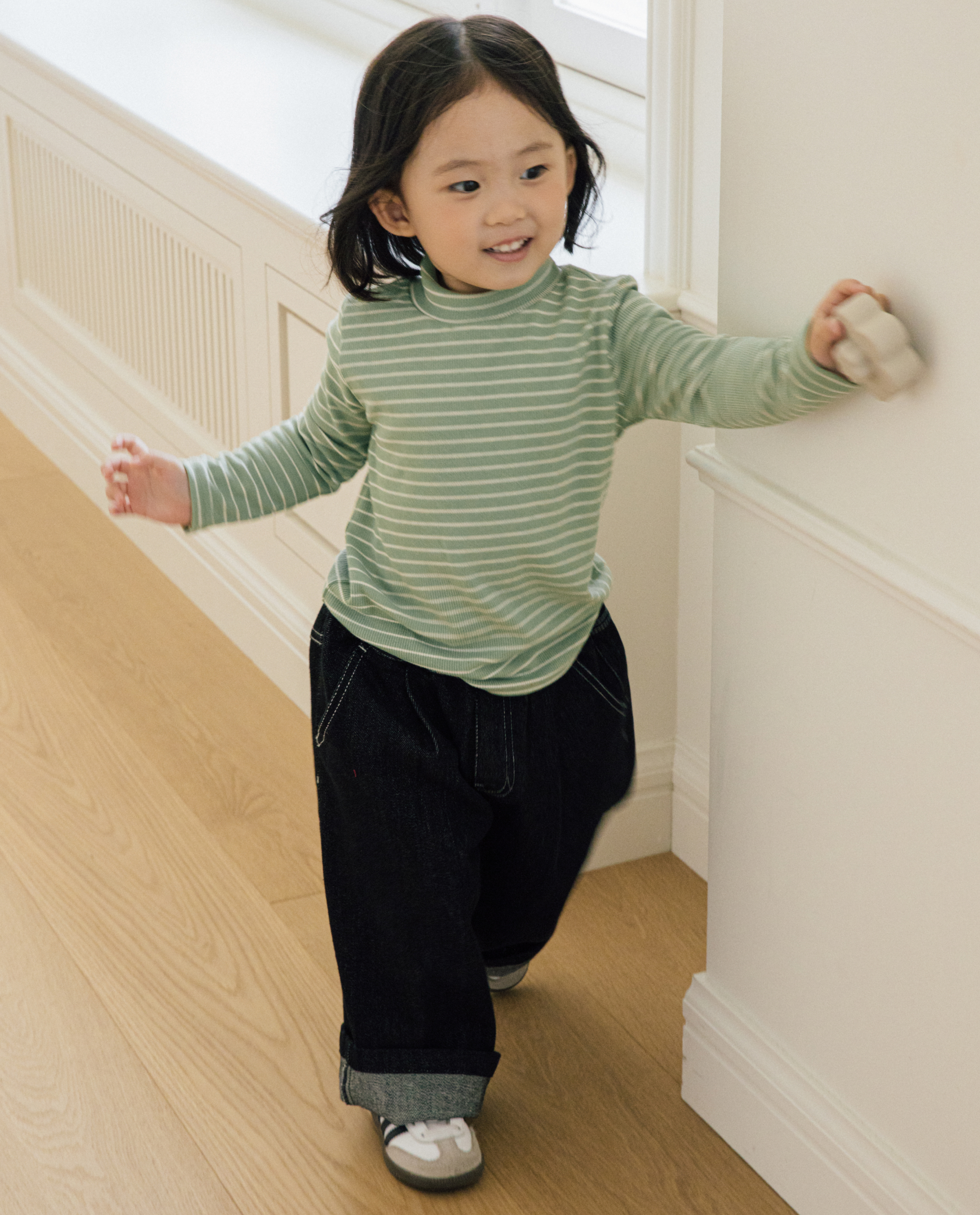 클래식 와이드 핀턱 데님 팬츠