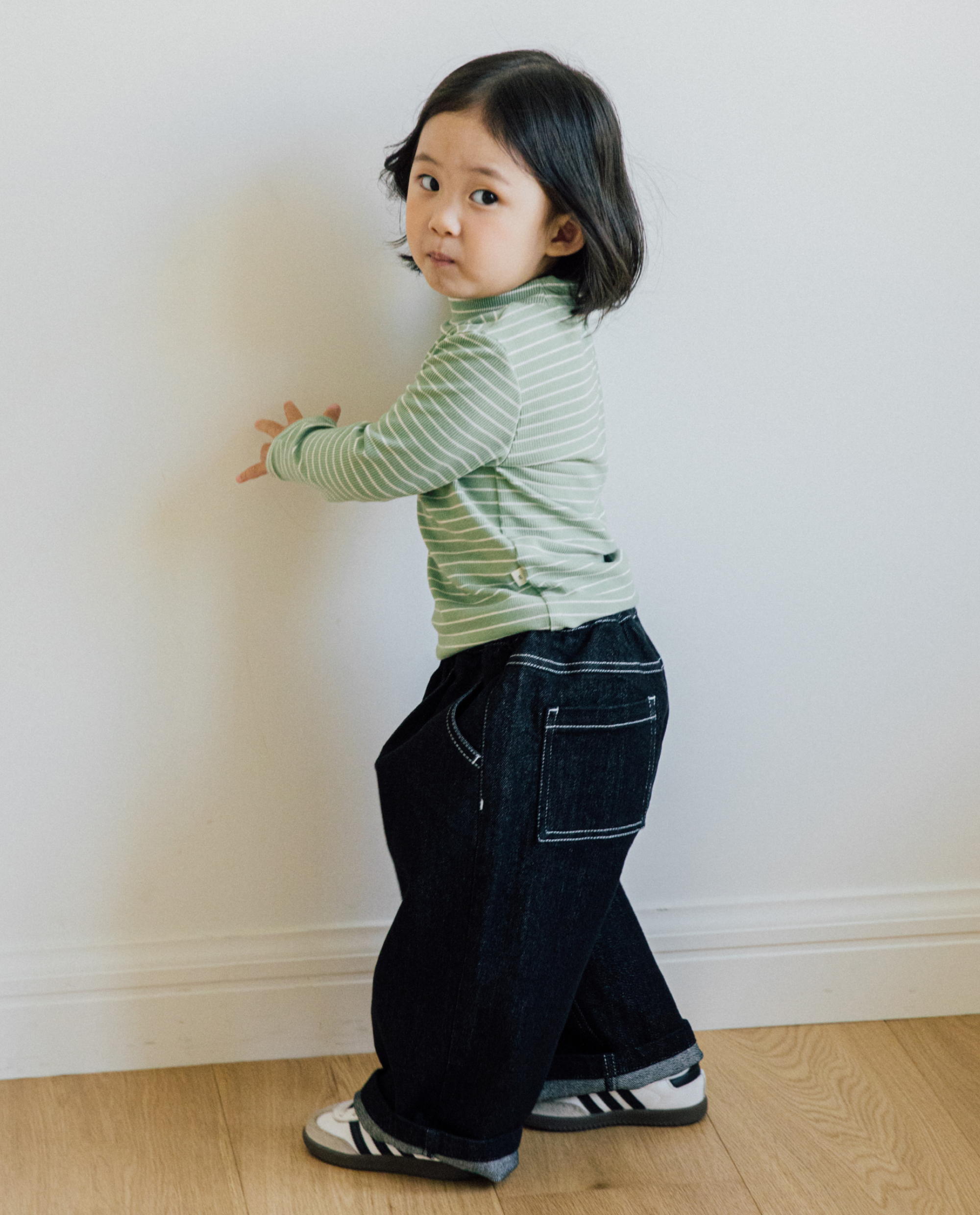 클래식 와이드 핀턱 데님 팬츠