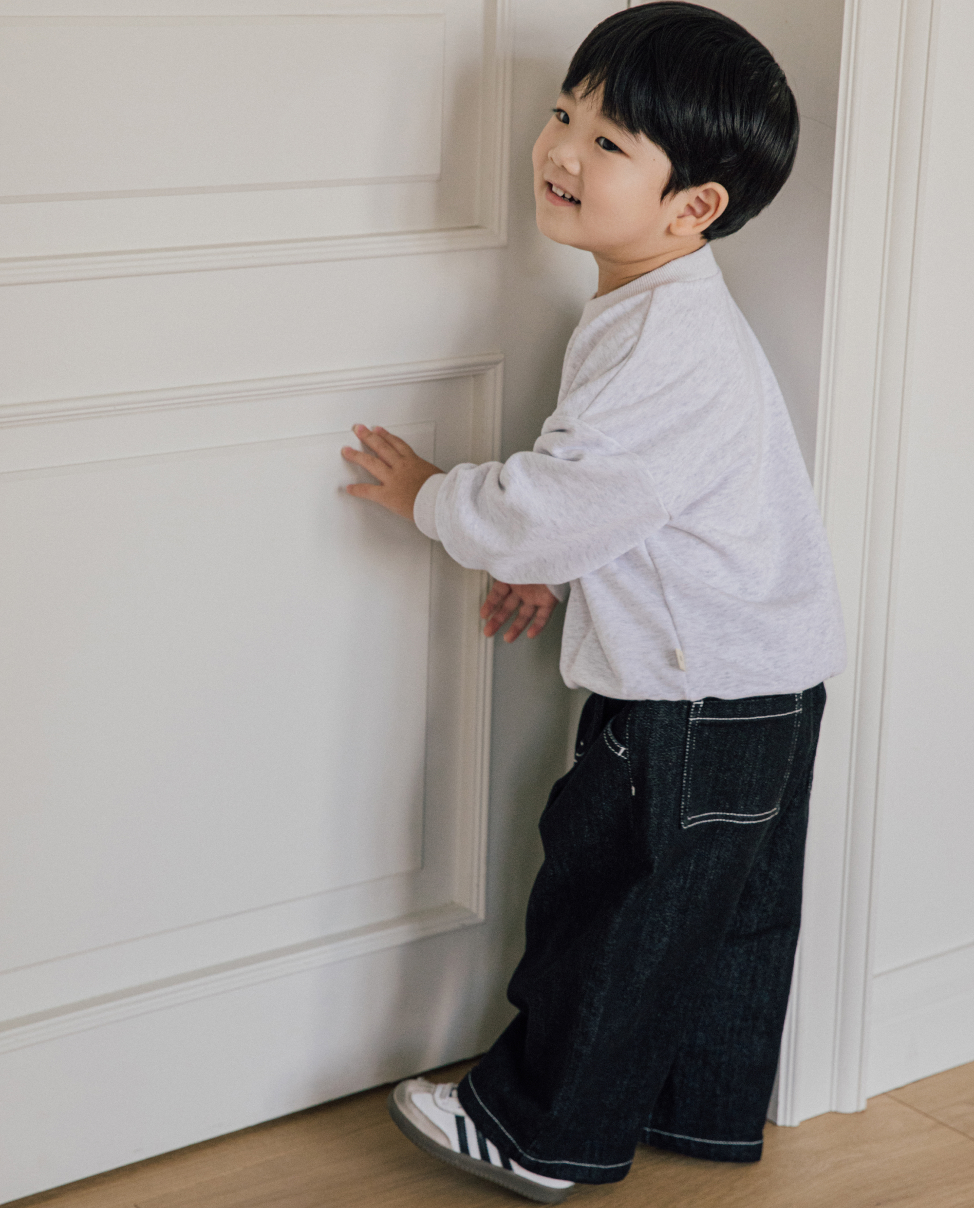 클래식 와이드 핀턱 데님 팬츠