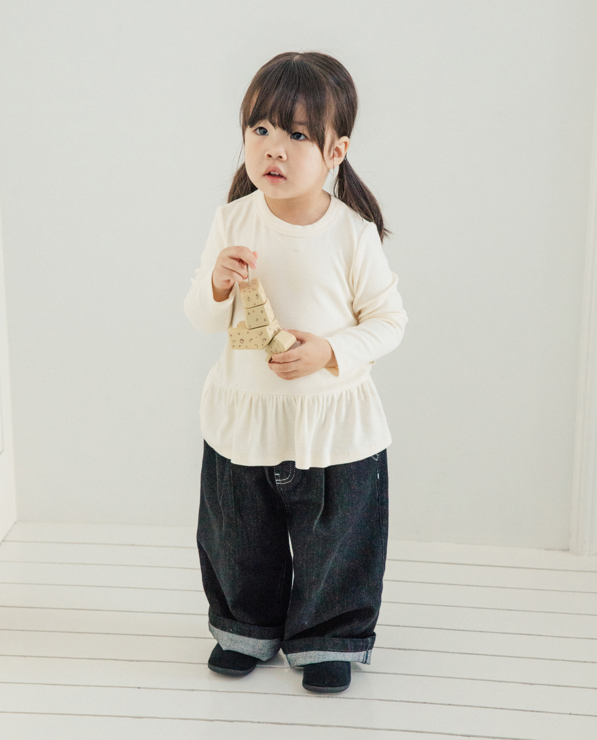 클래식 와이드 핀턱 데님 팬츠