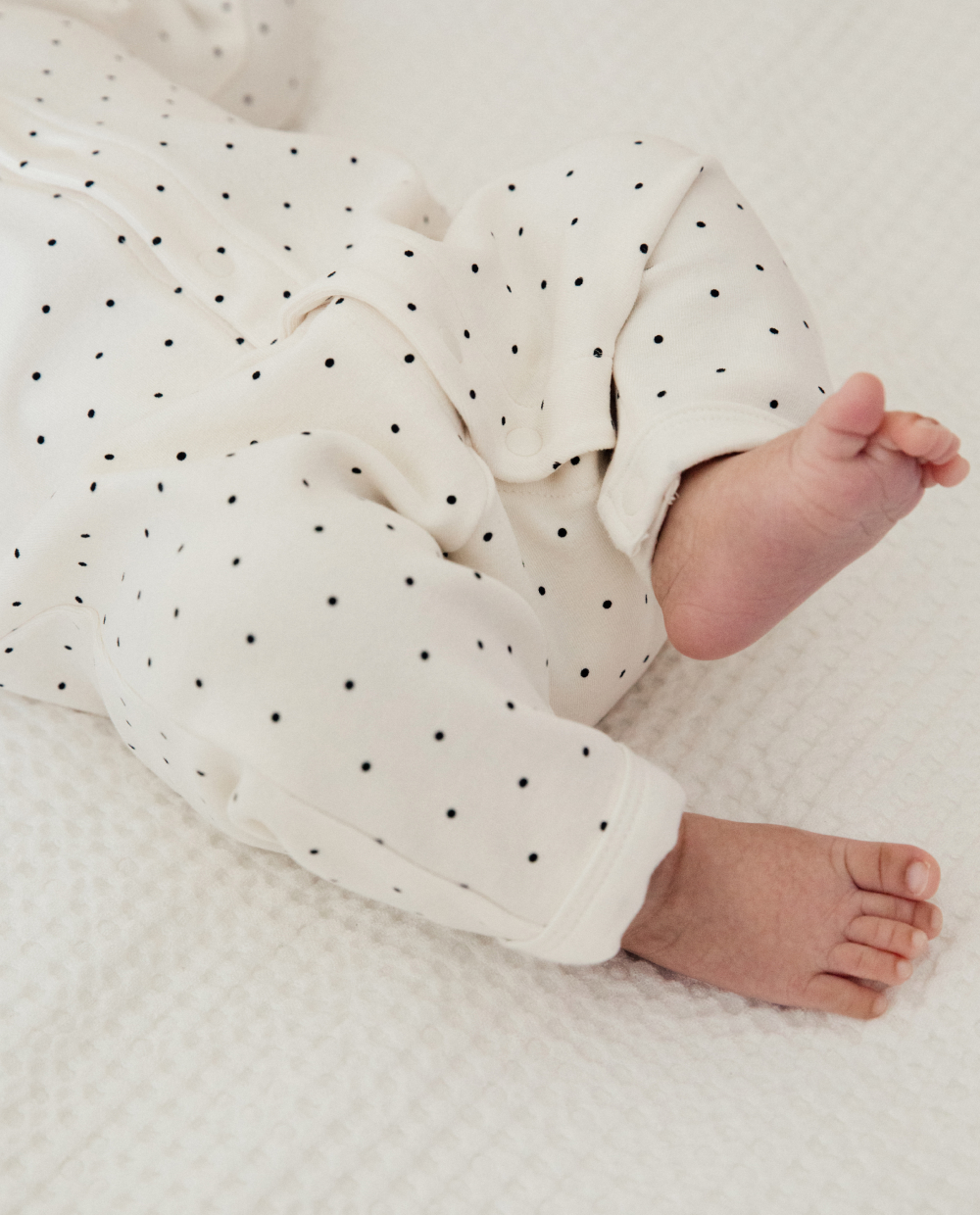 포근쫀득 도트 신생아 롬퍼