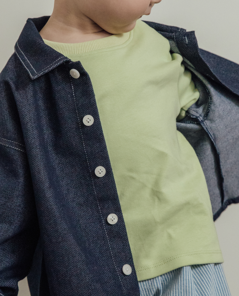 논페이드 데님 셔츠자켓