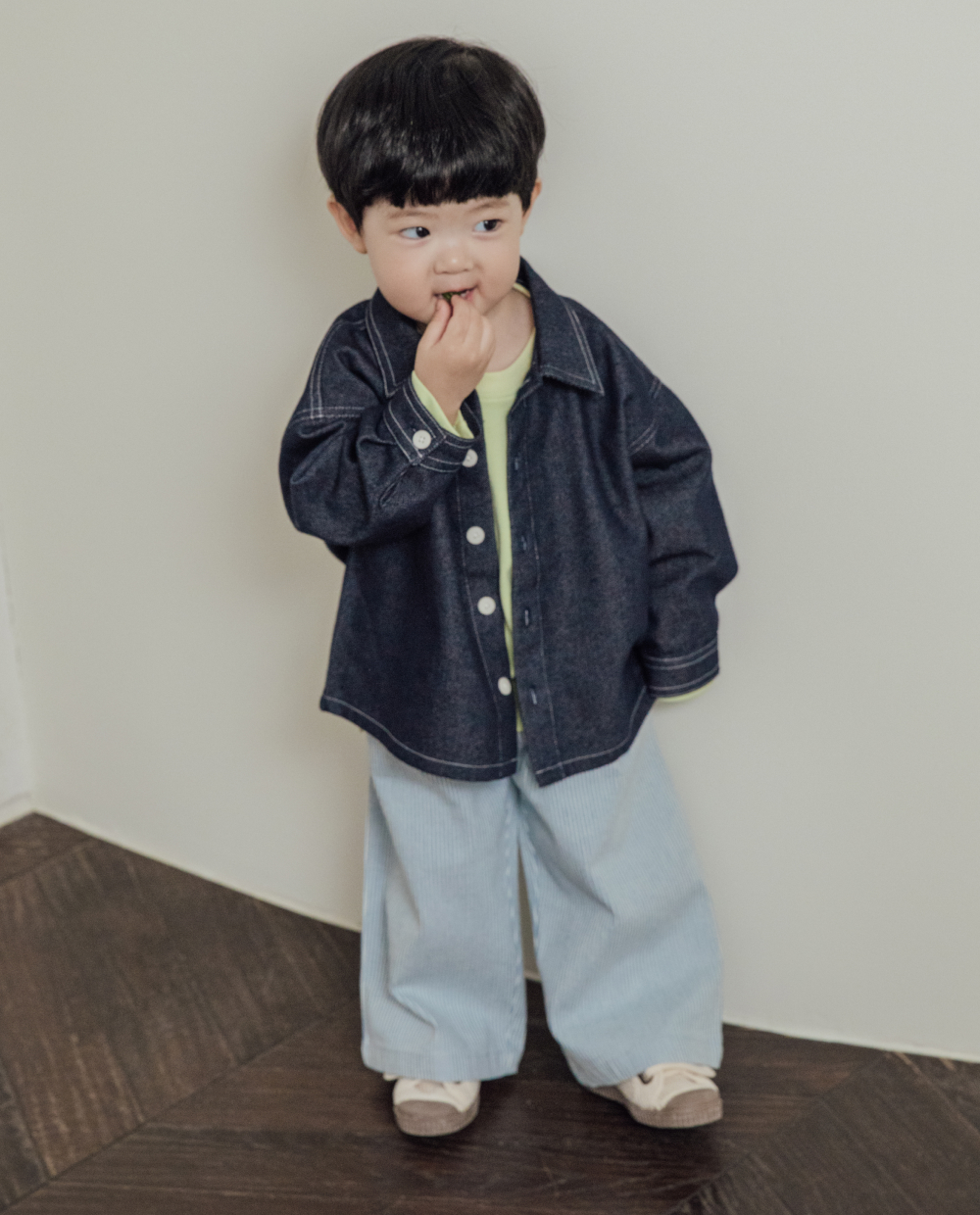 논페이드 데님 셔츠자켓