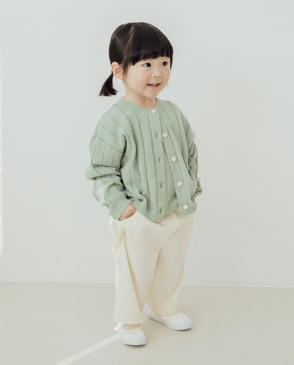 코튼브리즈 부클니트 가디건