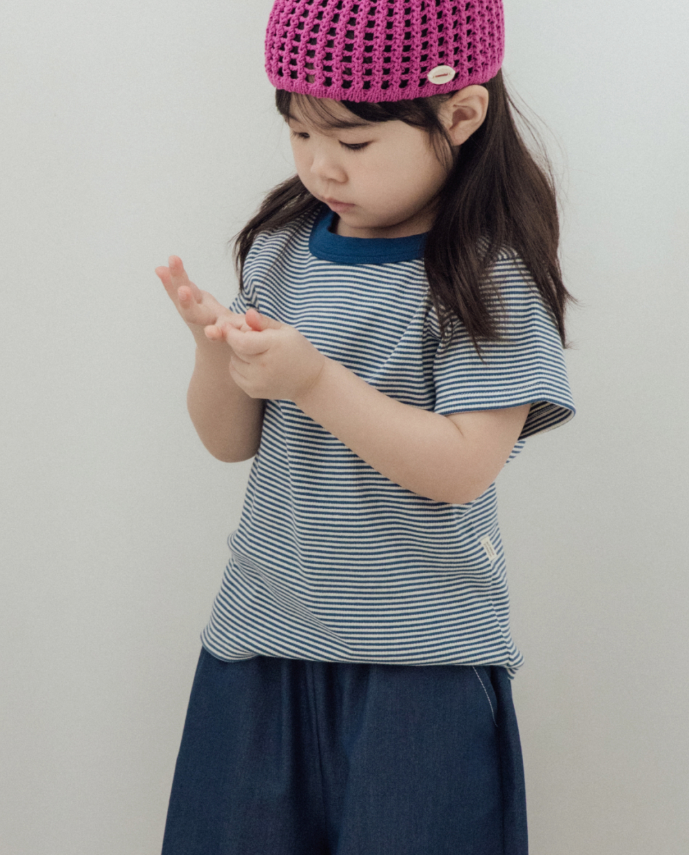 핀스트라이프 슬림핏 티셔츠