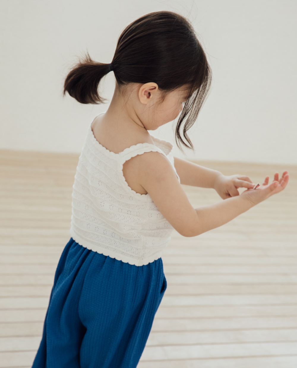アイレットコットンニットスリーブレストップ