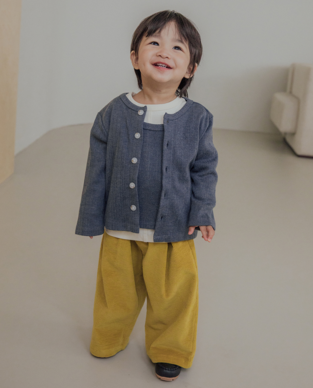 ジャガードアイレットカーディガン