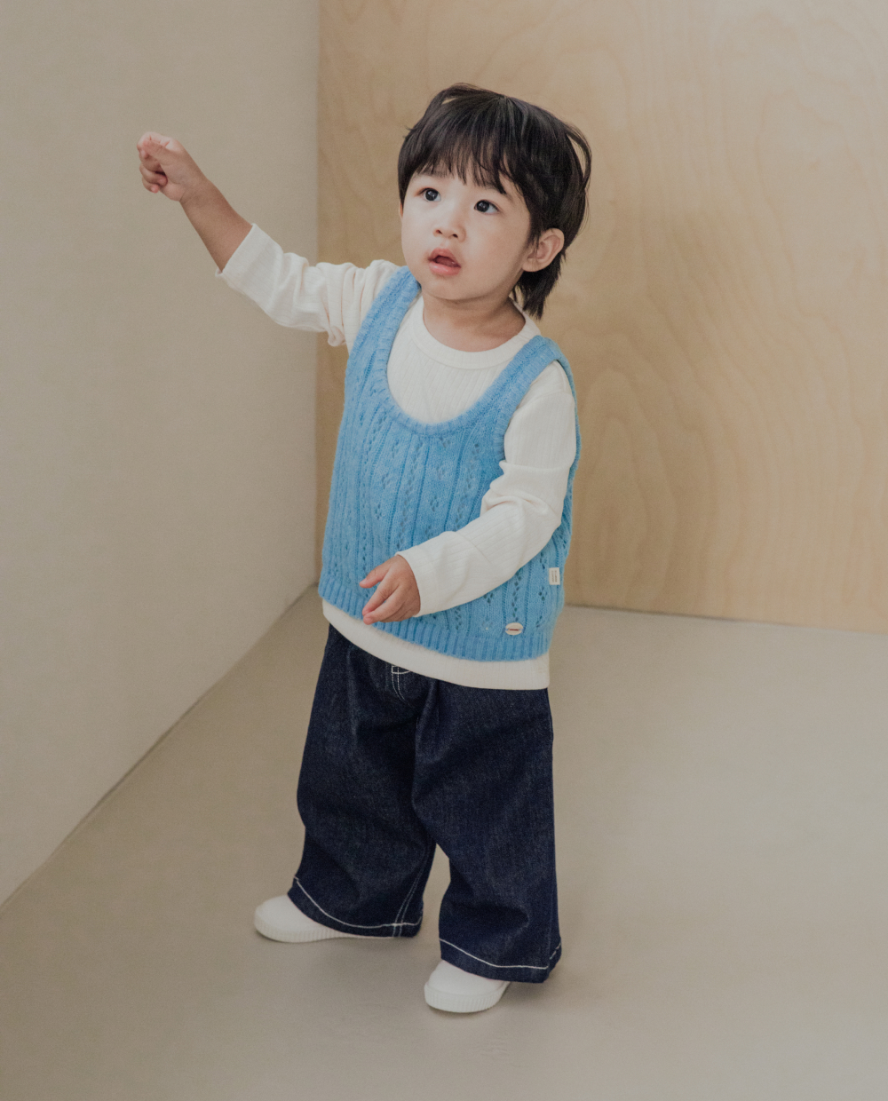 울아일렛 니트 베스트
