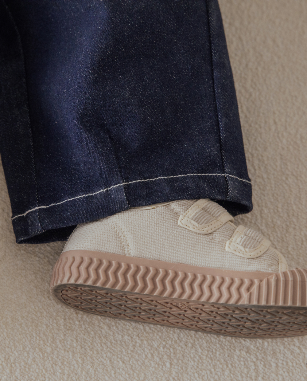 もちもちストレッチ カーブドデニムパンツ