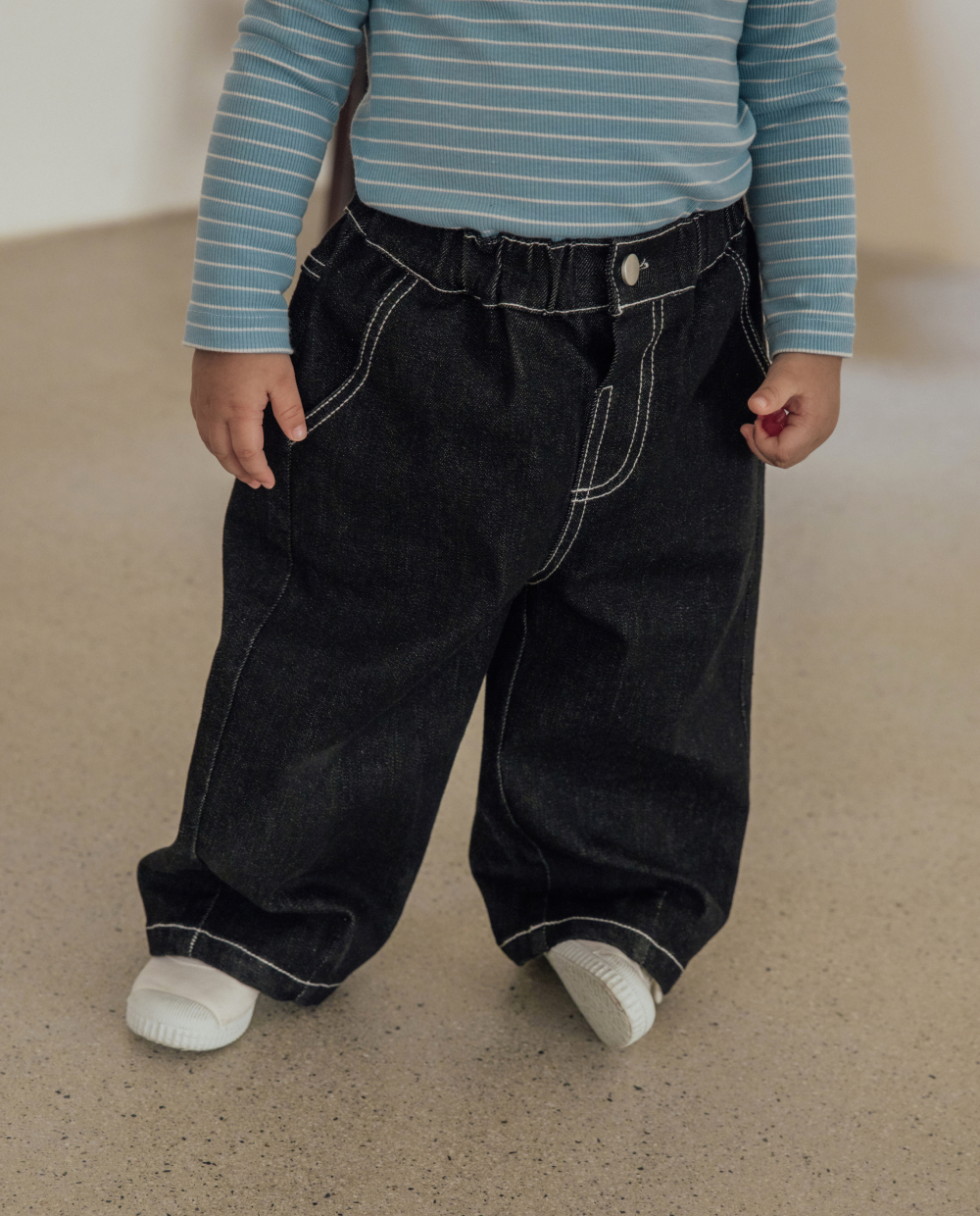 もちもちストレッチ カーブドデニムパンツ