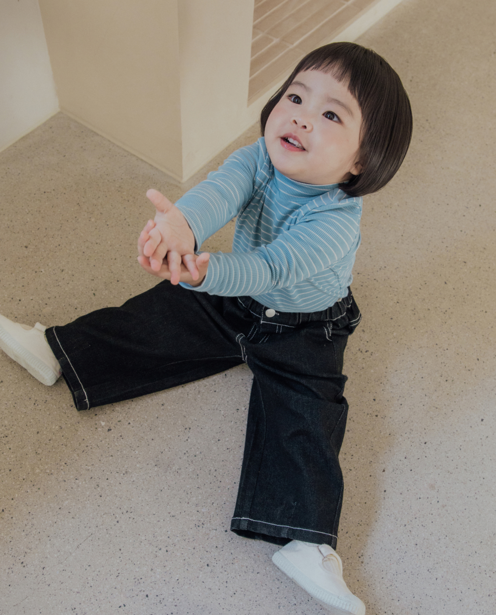 もちもちストレッチ カーブドデニムパンツ