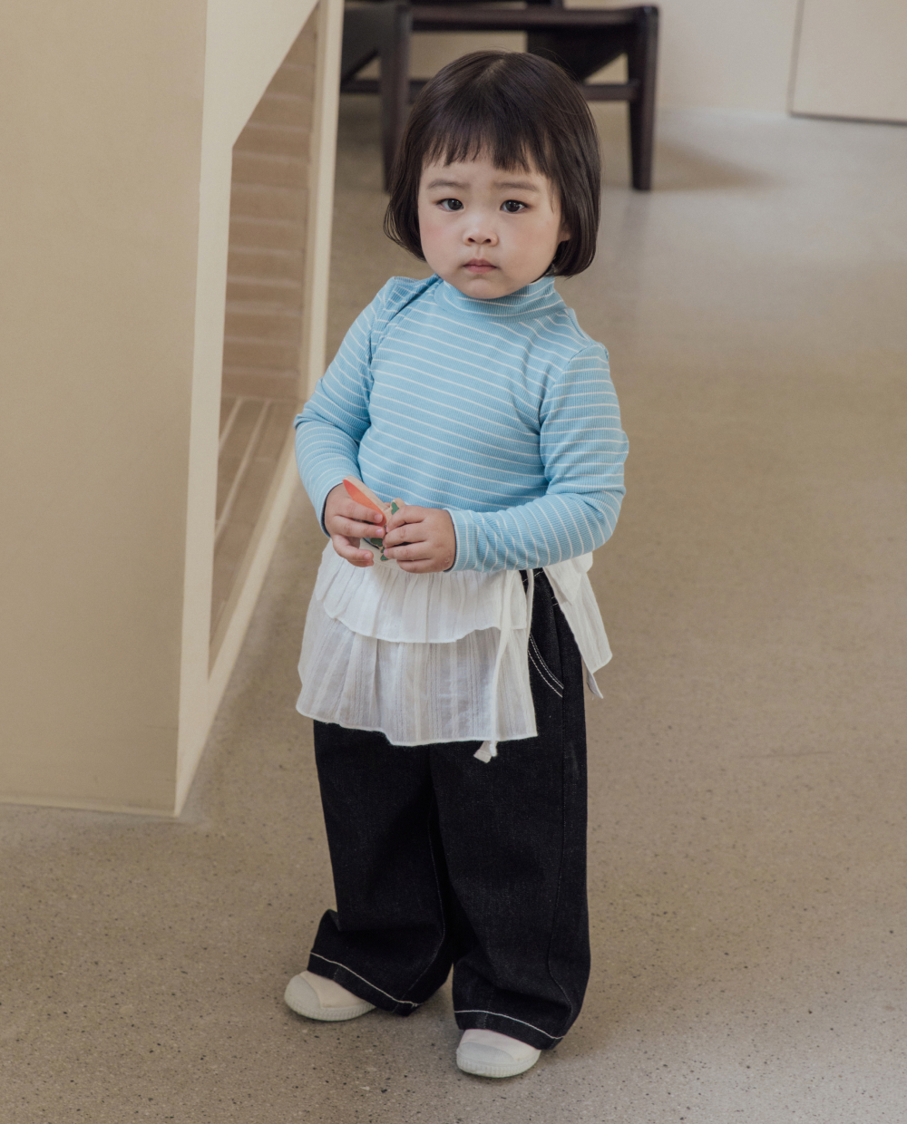 もちもちストレッチ カーブドデニムパンツ