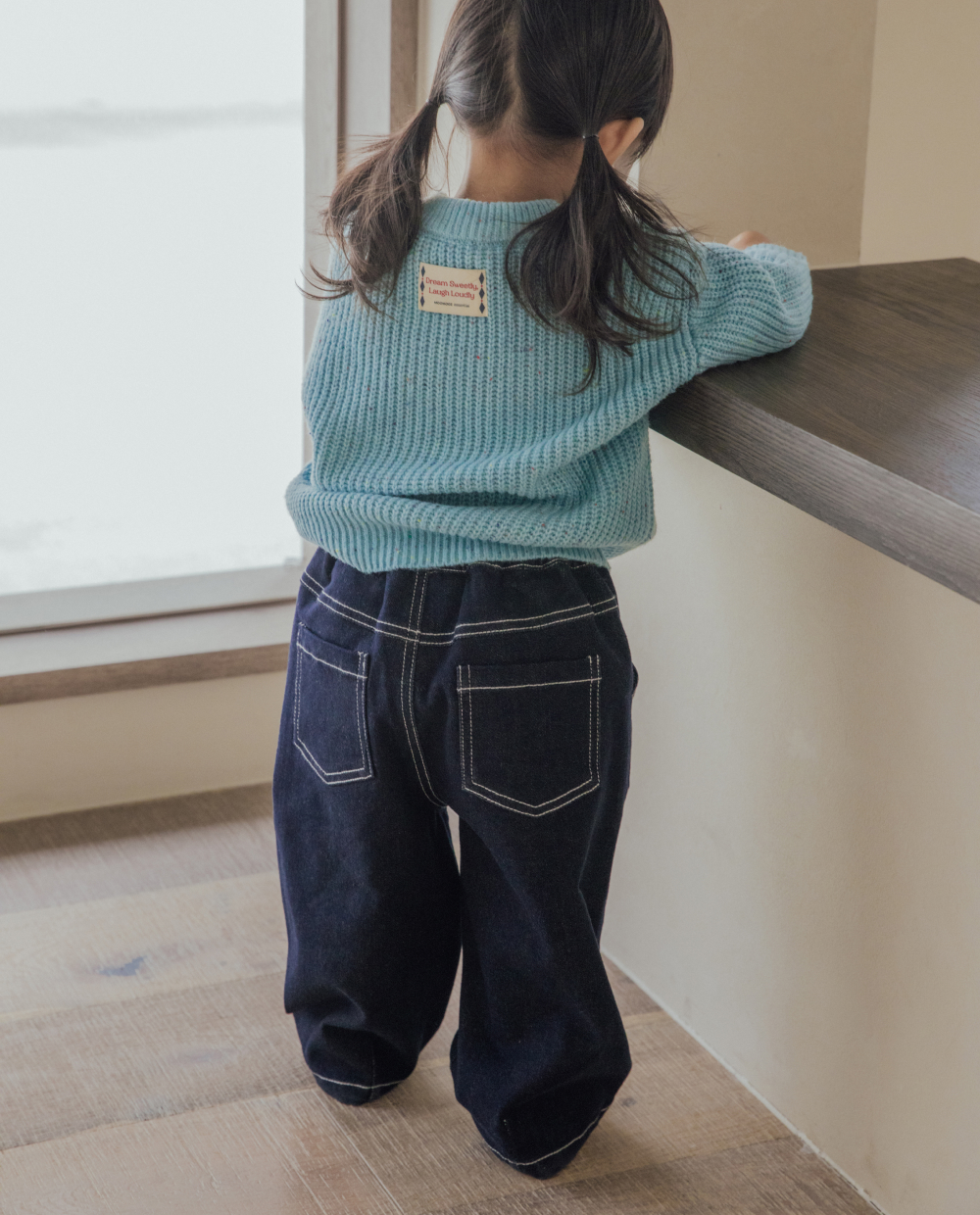 もちもちストレッチ カーブドデニムパンツ