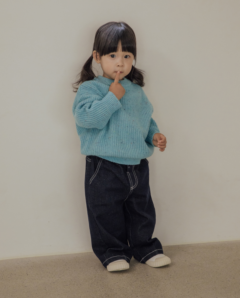 もちもちストレッチ カーブドデニムパンツ