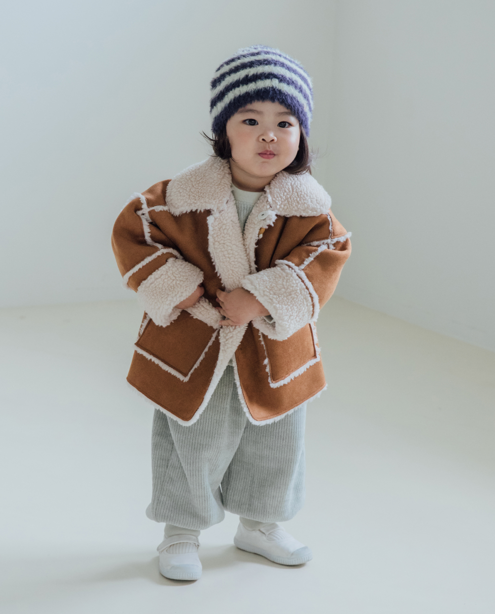 부클 무스탕 코트
