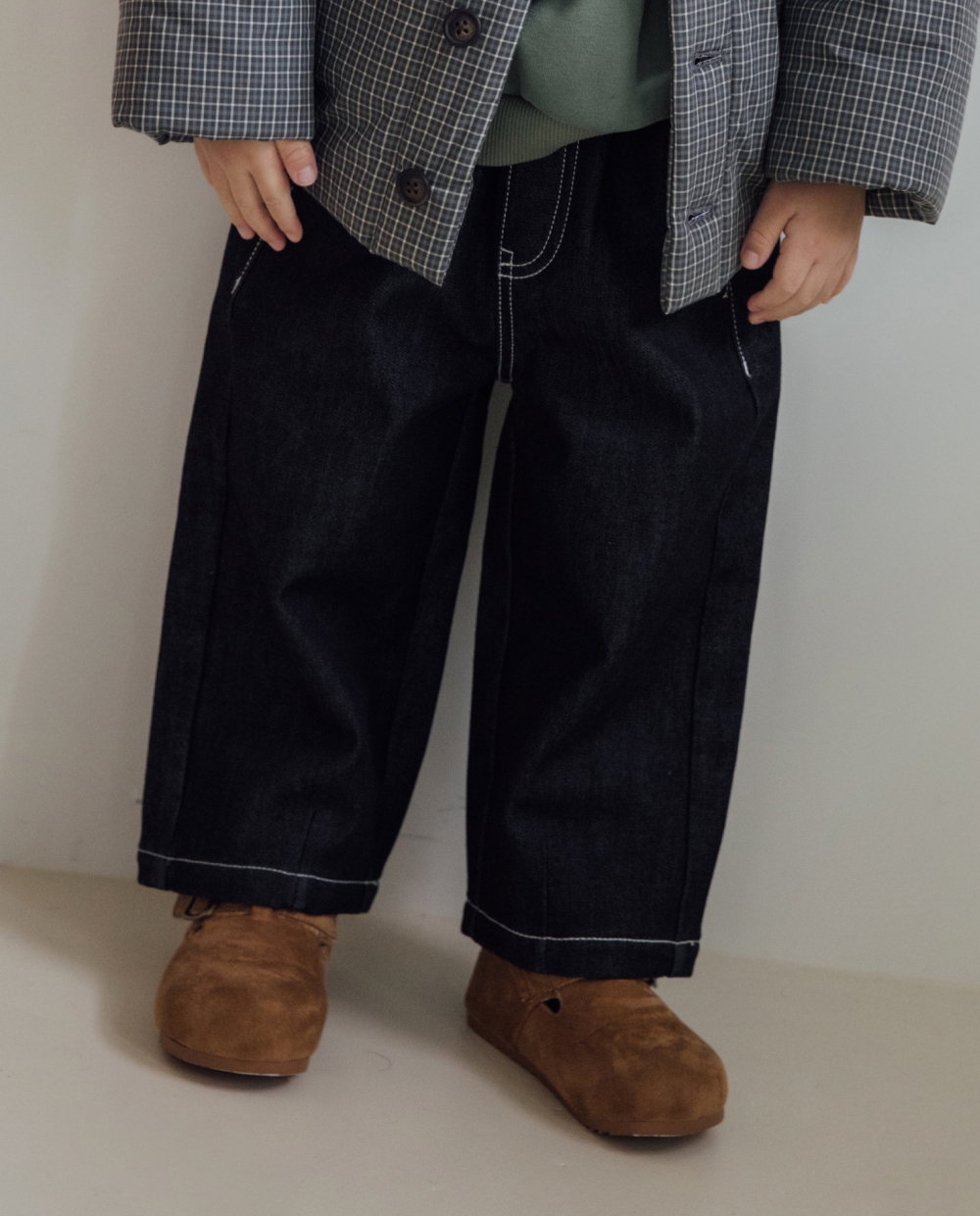 [起毛] しっとりストレッチ カーブド デニムパンツ