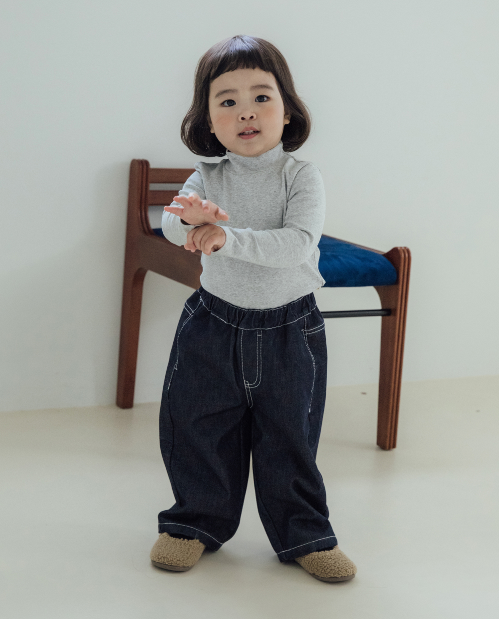 [起毛] しっとりストレッチ カーブド デニムパンツ