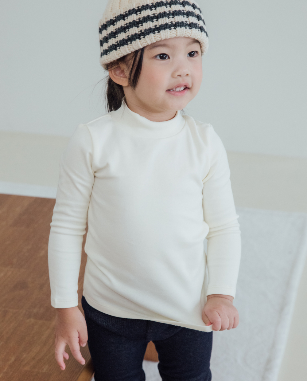 ソフティ ポワンニョン ハイネック スリムフィット Tシャツ 