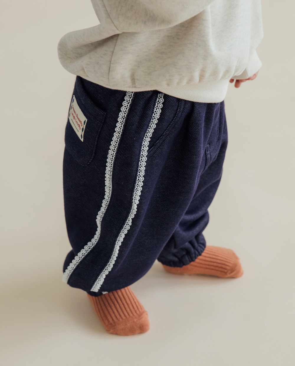 [裏起毛]バルーンフィット レースデニムパンツ