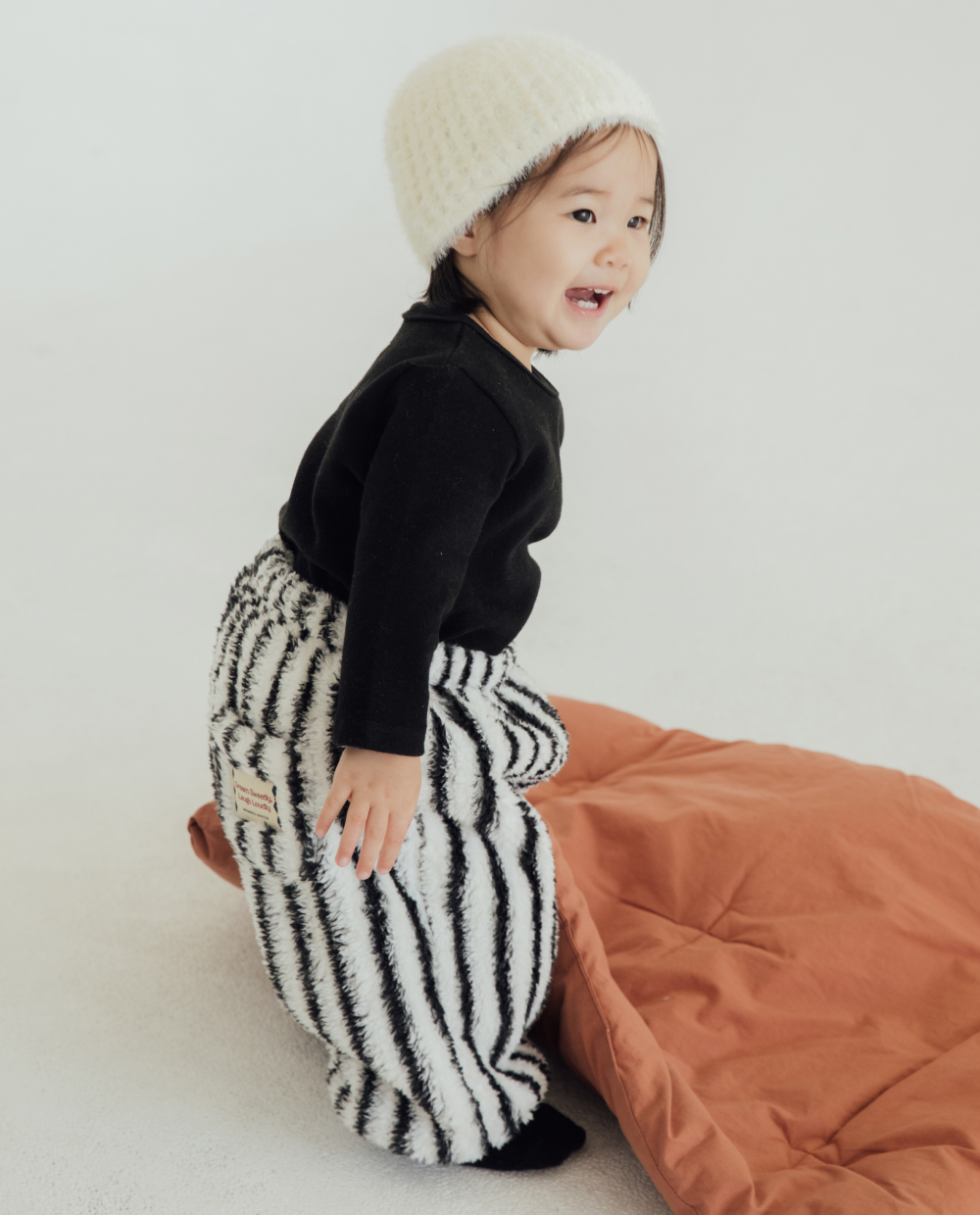포근밍크 양면퍼 볼륨 조거팬츠