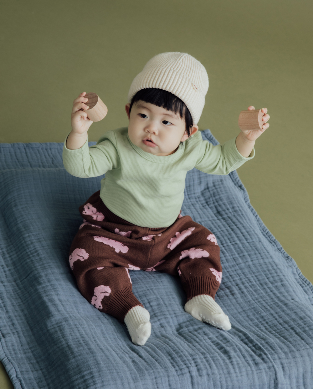 톡톡한 쟈가드 니트팬츠